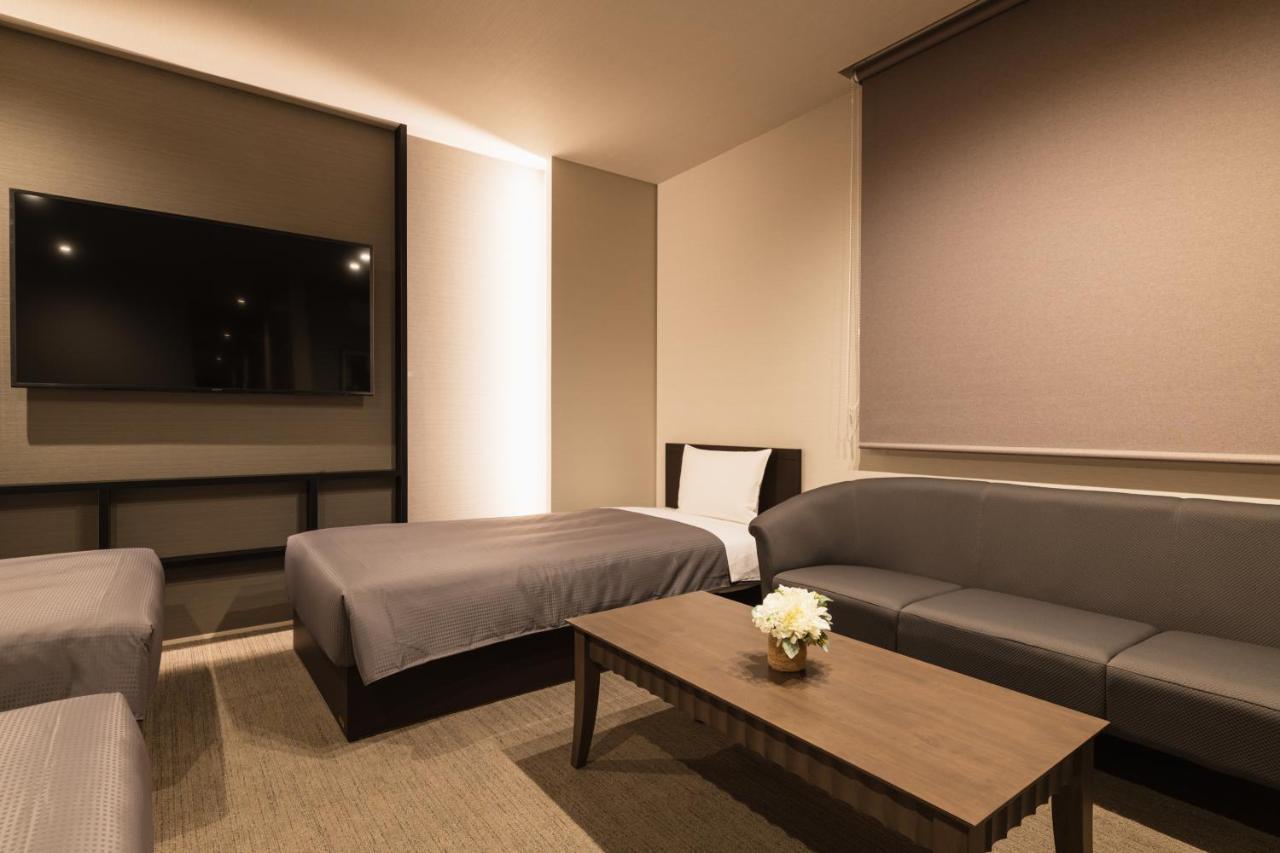 Grand Base Hakata Naraya Hotel Фукуока Екстериор снимка